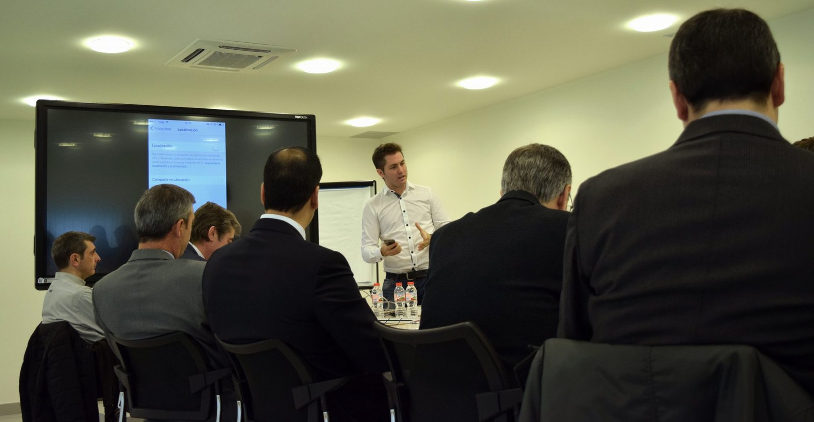 Sesión de formación en los inicios de iReparo